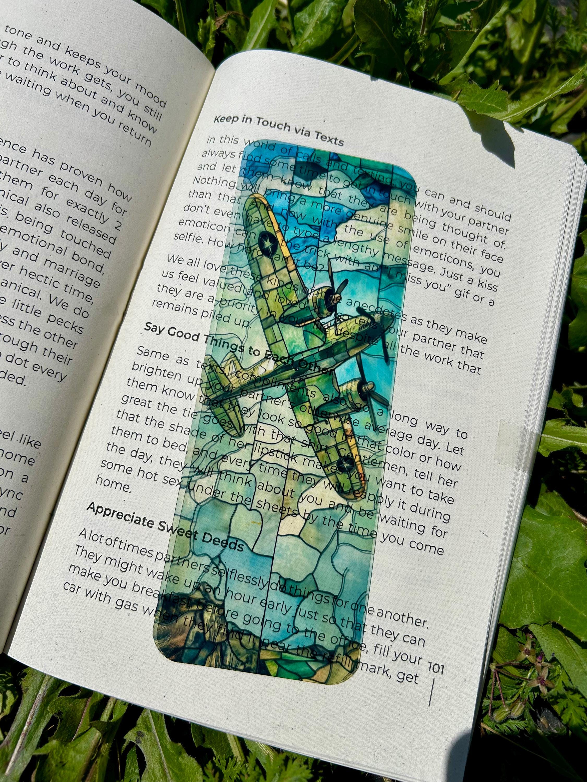 WW2 Airplane Bookmark - Vintage Fighter Plane Metal Bookmark, Aviation Gift for Pilots, History Buffs & Book Lovers, Unique Gift Idea